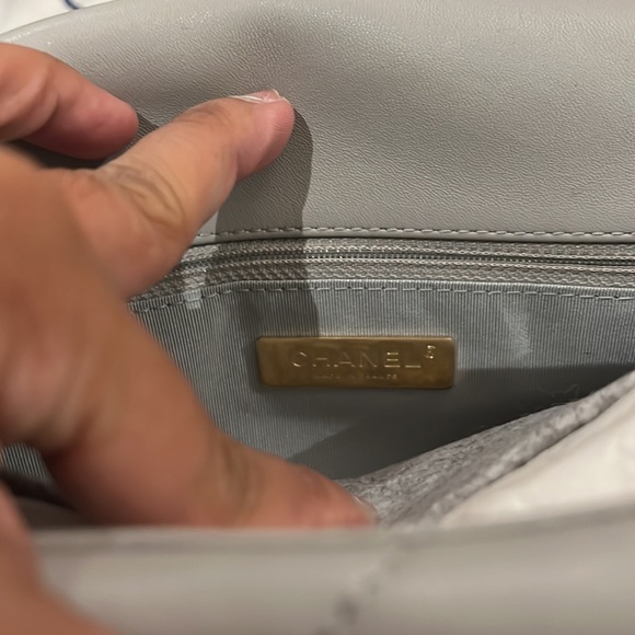 Chanel 19 - Picture 2 of 3